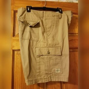 NWOT Levi’s Cargo Shorts